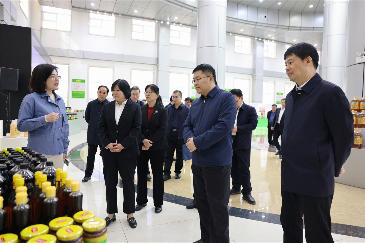 滨州市“首批国家互联网信息办公室网络立法联系点”建设推进会议与会领导来山东EBET易博网站集团调研