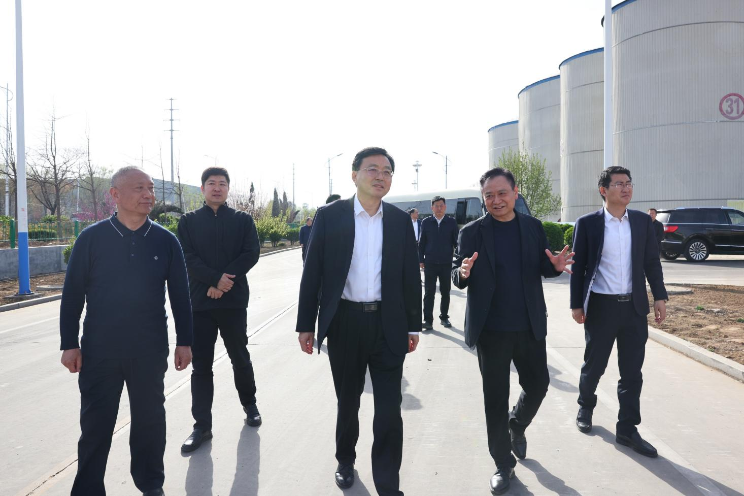 邹平市委书记张谦来山东EBET易博网站集团调研