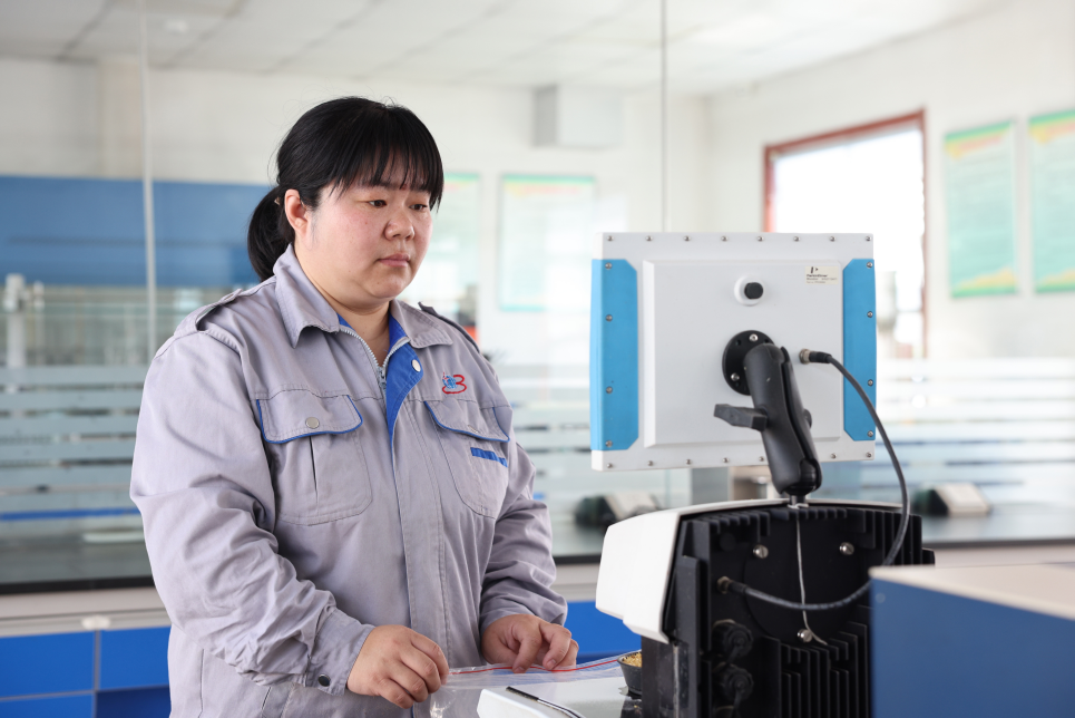 【巾帼风采】白宗英:匠心为质检 品质把关人