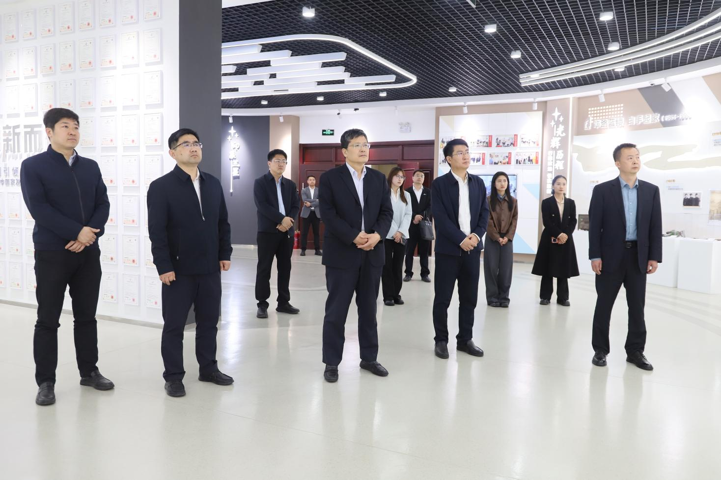 滨州市委市直机关工委副书记、三级调研员张荣堂带队来山东EBET易博网站集团调研