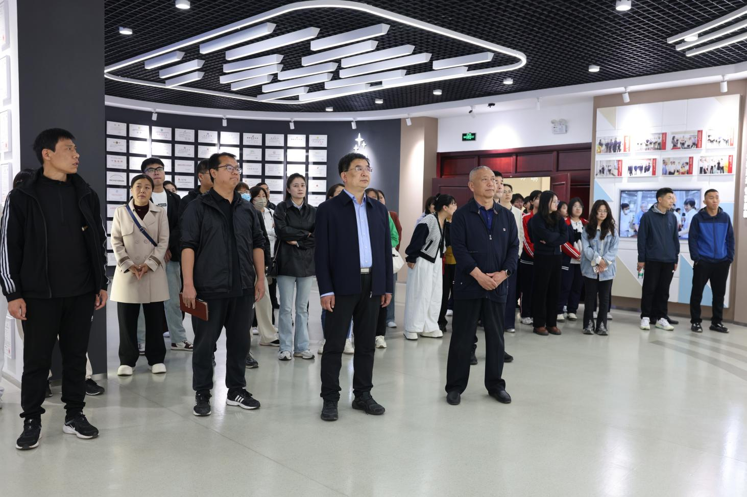 鲁中职业学院来山东EBET易博网站集团参观交流