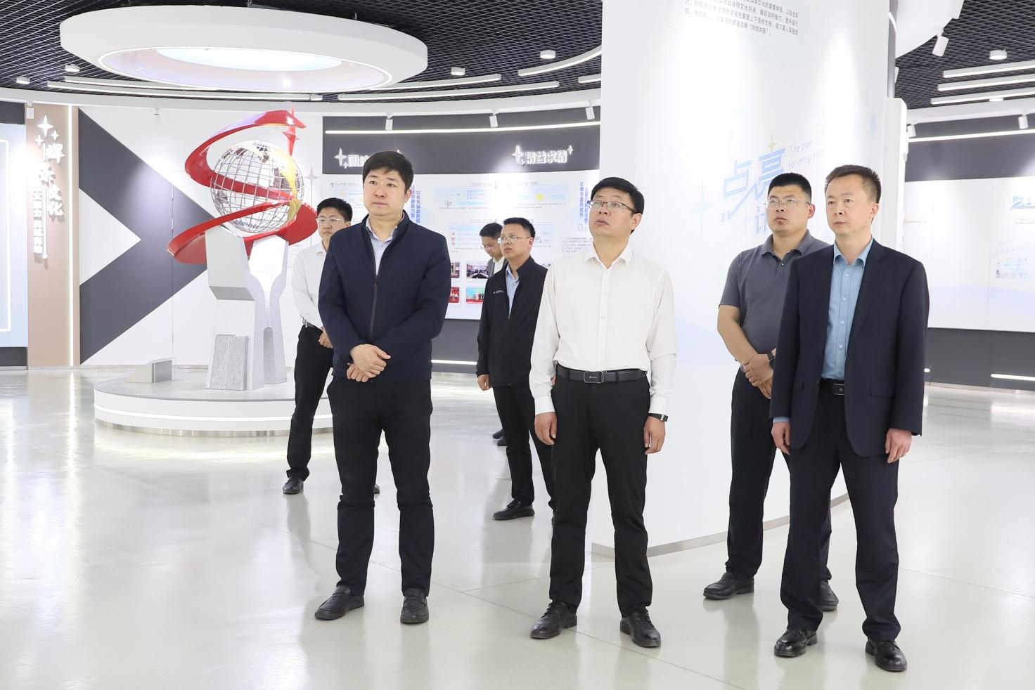 邹平市委社会工作部部长、市委“两新”工委书记李伟来山东EBET易博网站集团调研