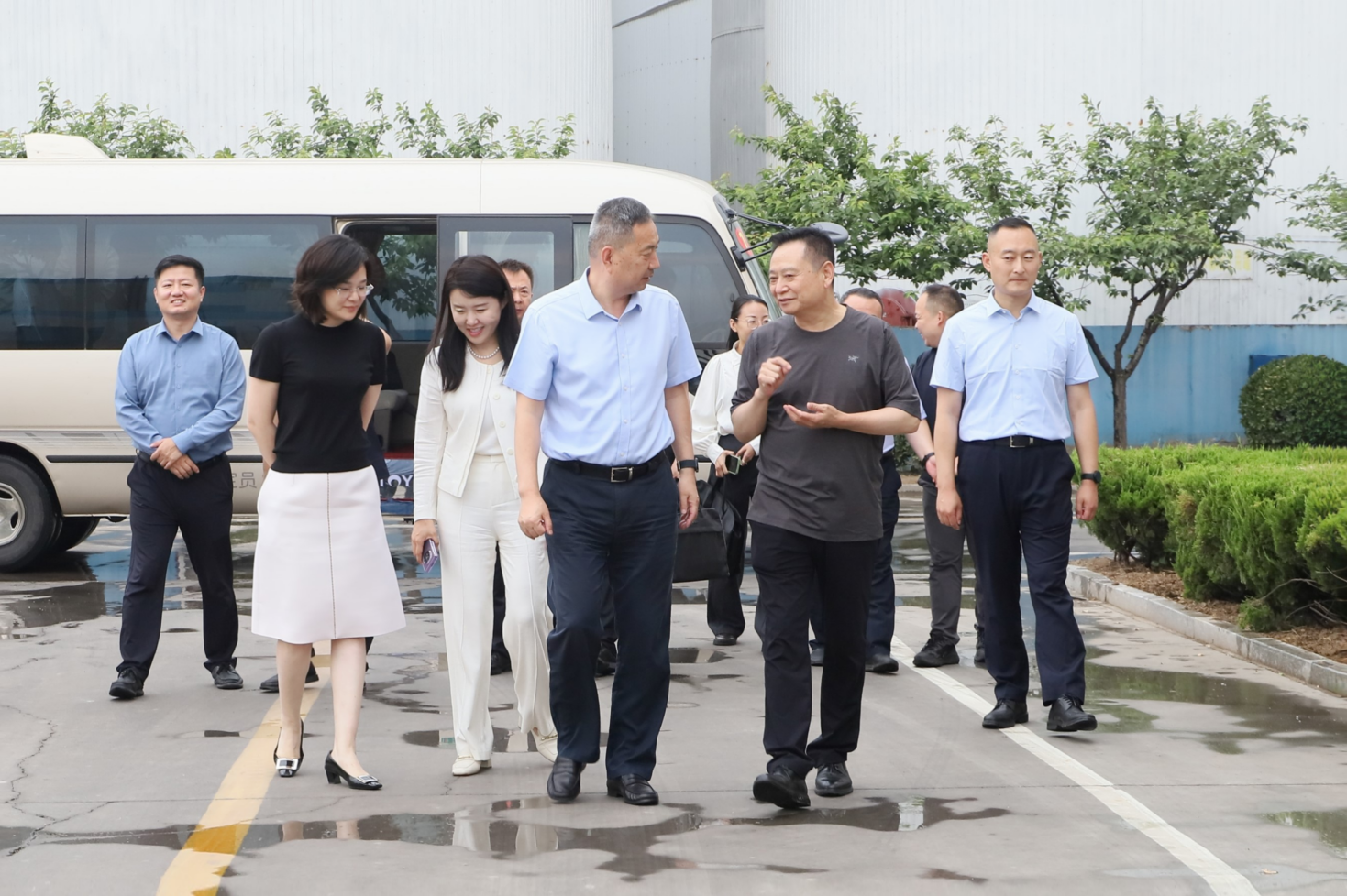 省工业和信息化厅二级巡视员吴炎一行来山东EBET易博网站集团调研