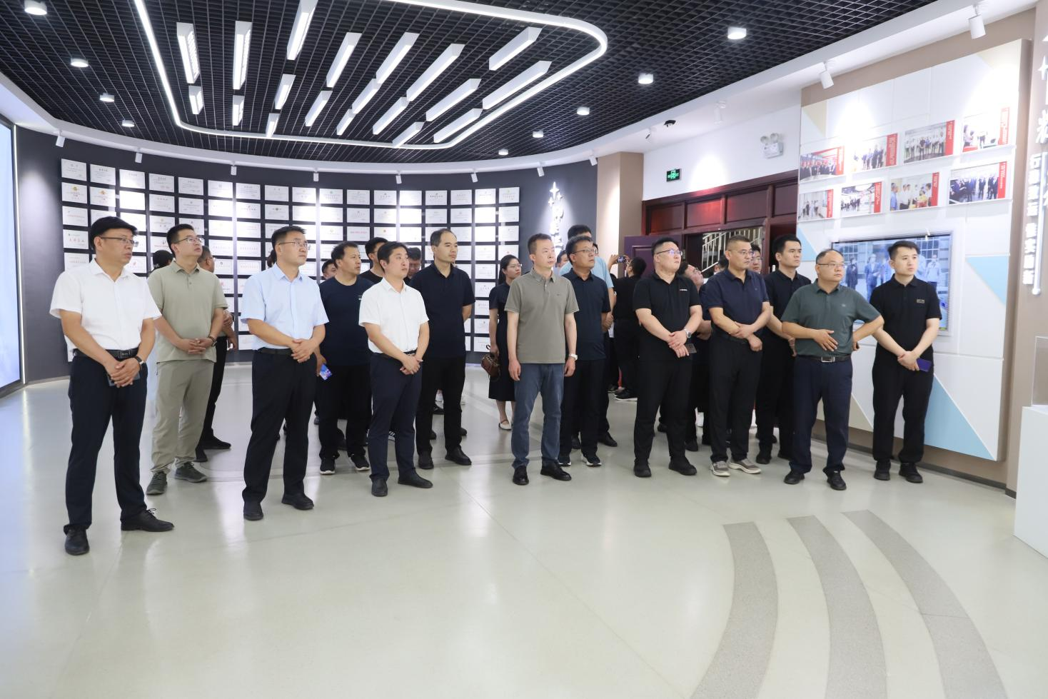 济宁市委社会工作部来山东EBET易博网站集团考察学习