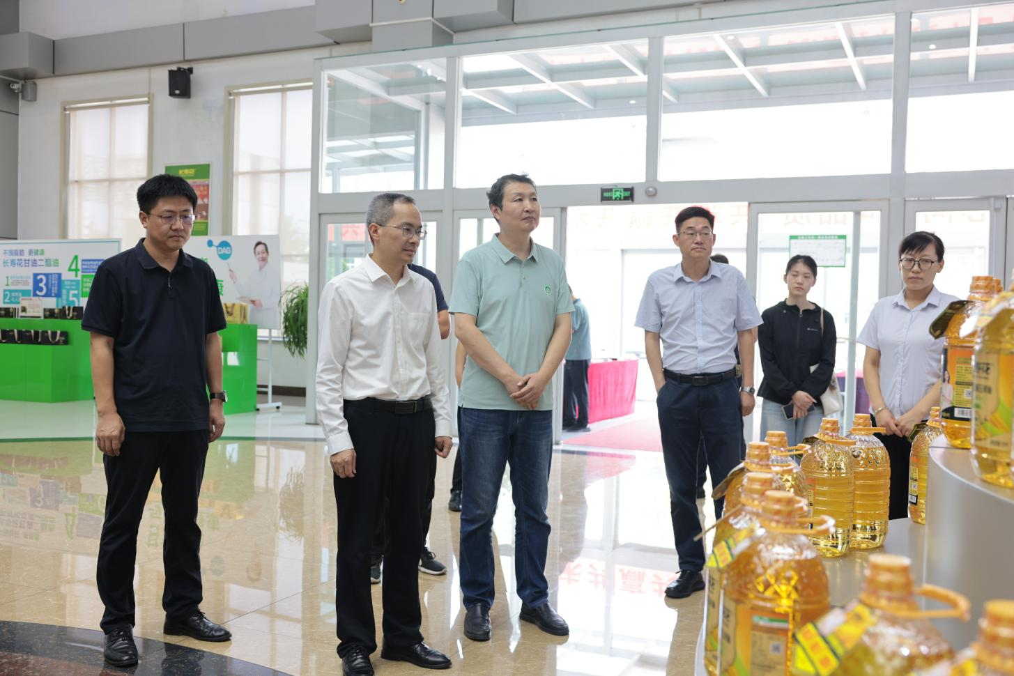 山东农业大学食品科学与工程学院院长李大鹏一行来山东EBET易博网站集团参观调研